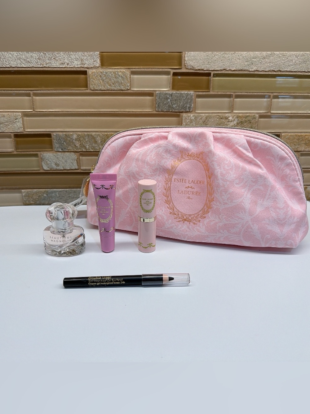 Estée Lauder x Ladurée Limited Edition Royal Pink Vanity Pouch Set